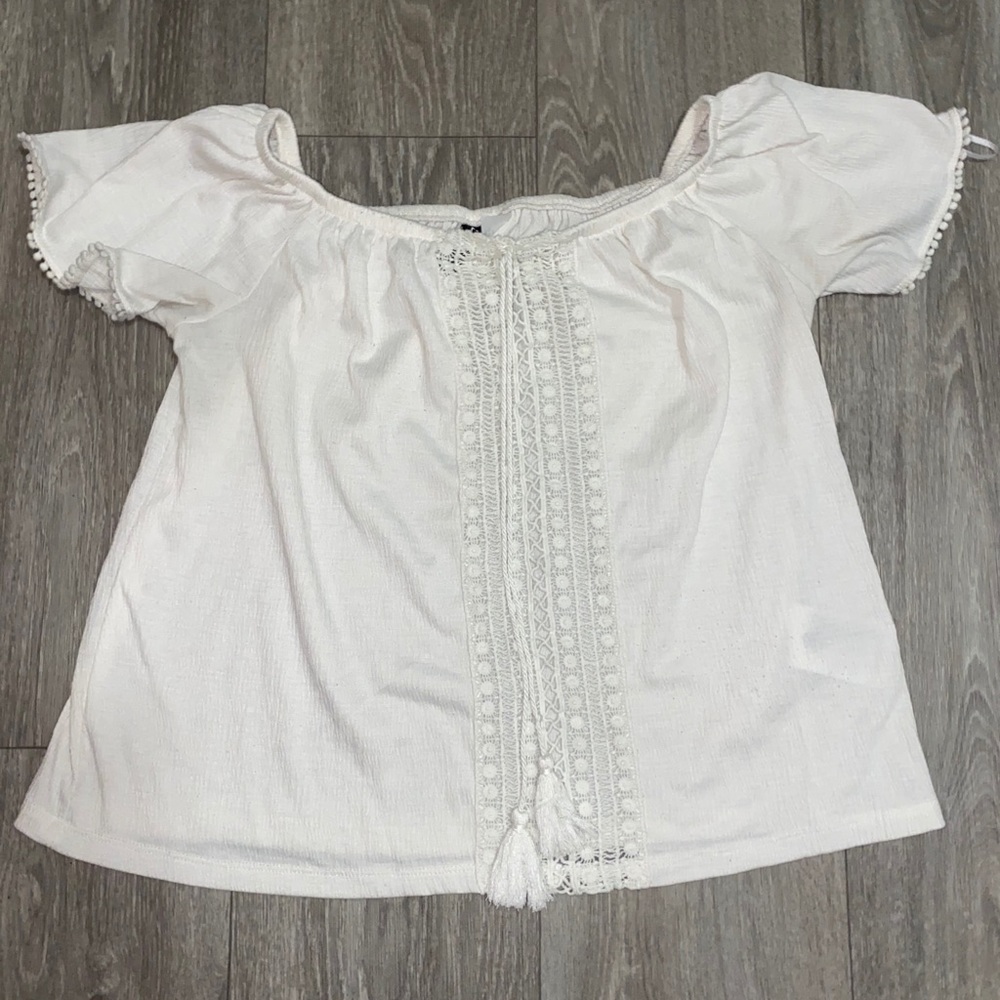the prettiest white blouse